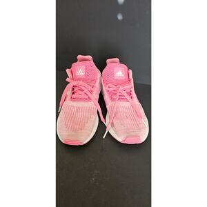 Adidias Girls Tennis shoes Size 3 GUC Pink